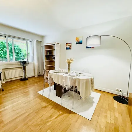 Apartment 2 Bedrooms Near Tour Eiffel Free Parking High Security Paris